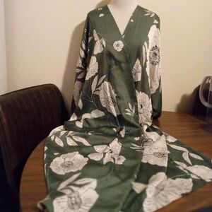 Victoria's Secret Long‎ Robe M/L